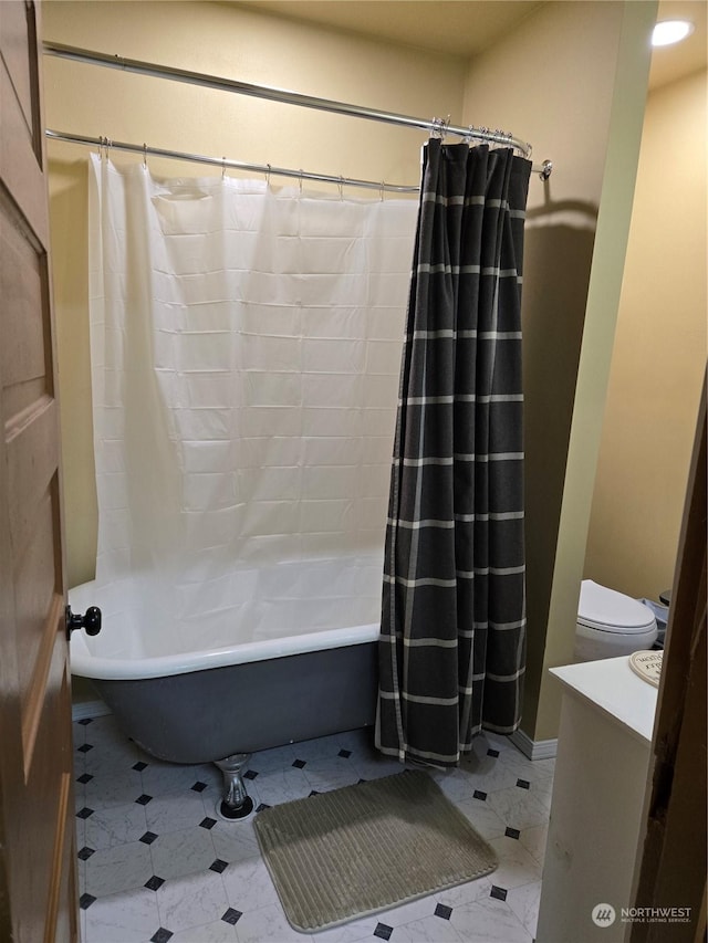 bathroom with shower / bathtub combination with curtain