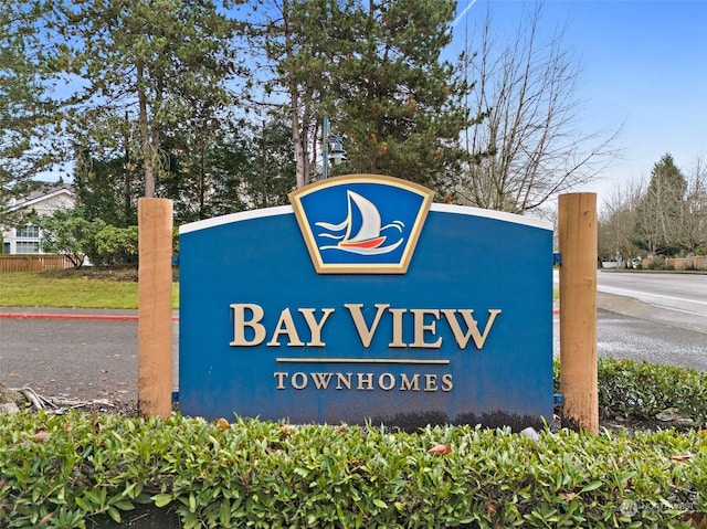 view of community / neighborhood sign