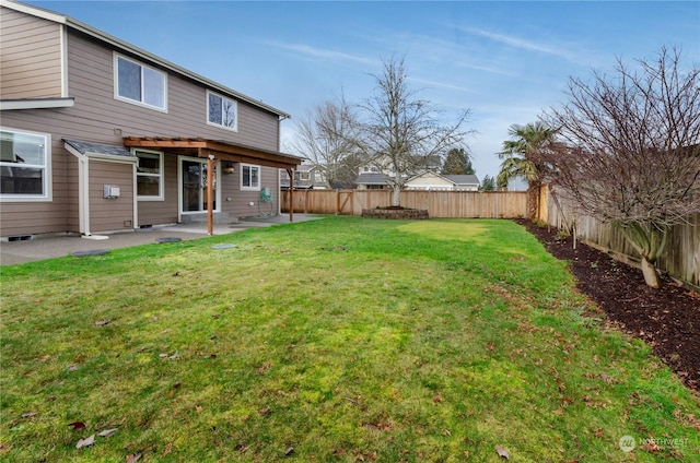 view of yard with a patio area