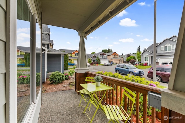 balcony featuring covered porch