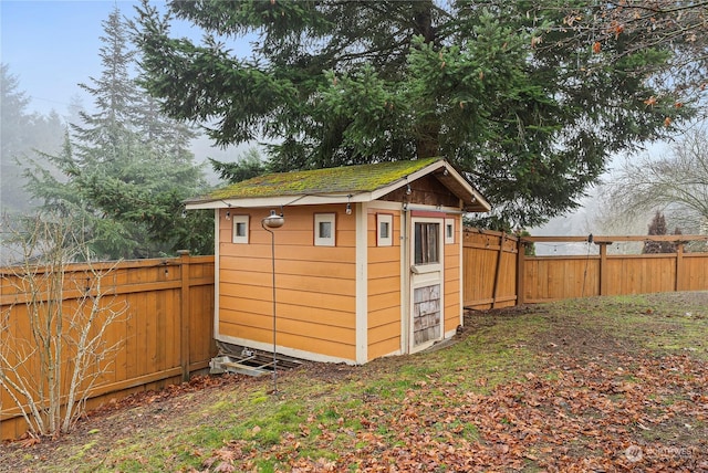 view of outbuilding