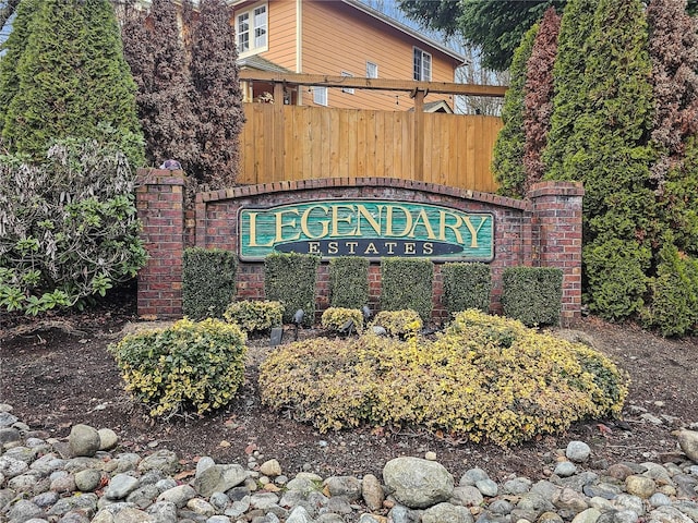 view of community / neighborhood sign