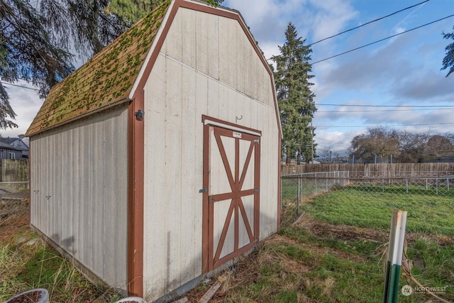 view of outbuilding