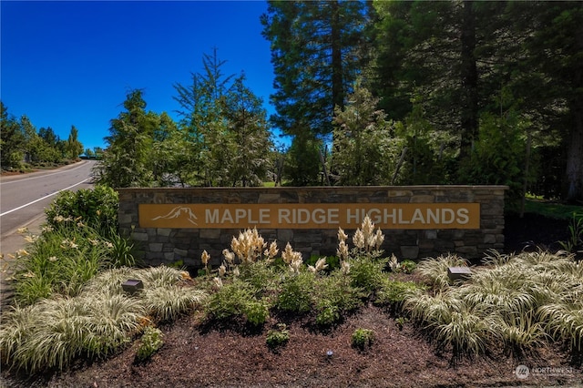 view of community / neighborhood sign