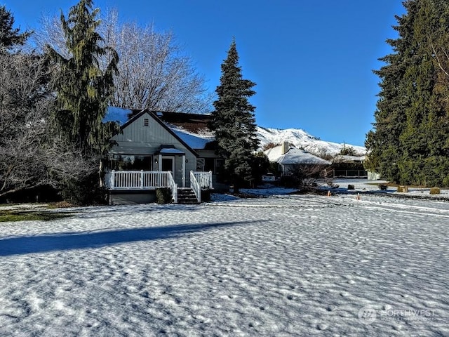 exterior space with a mountain view