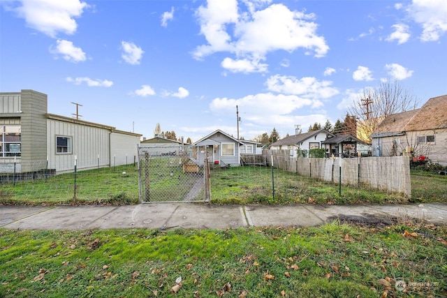 1121 N Tower Ave, Centralia, WA 98531 - view of yard