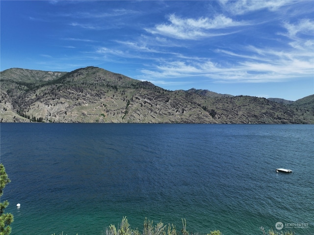 Listing photo 2 for 18700 S Lakeshore Rd, Chelan WA 98816