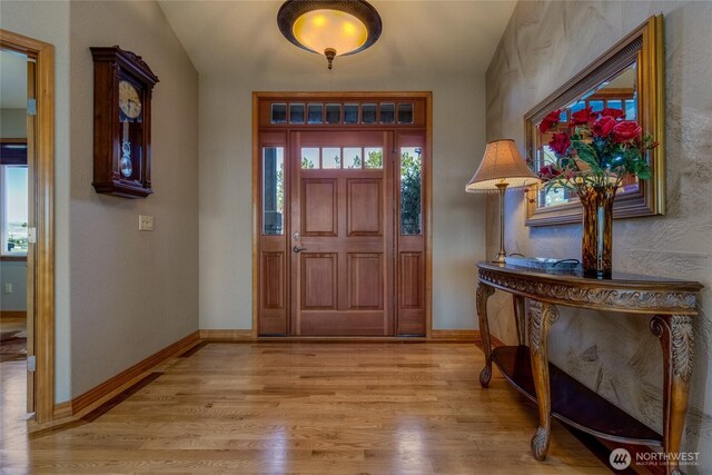 1078 Gardena Creek Rd, Touchet, WA 99360 - foyer entrance featuring light wood-type flooring and baseboards
