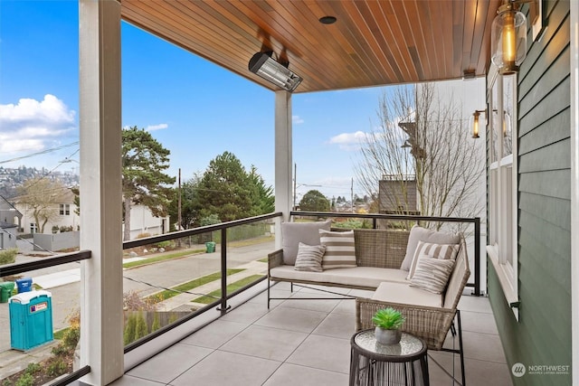 balcony featuring an outdoor hangout area