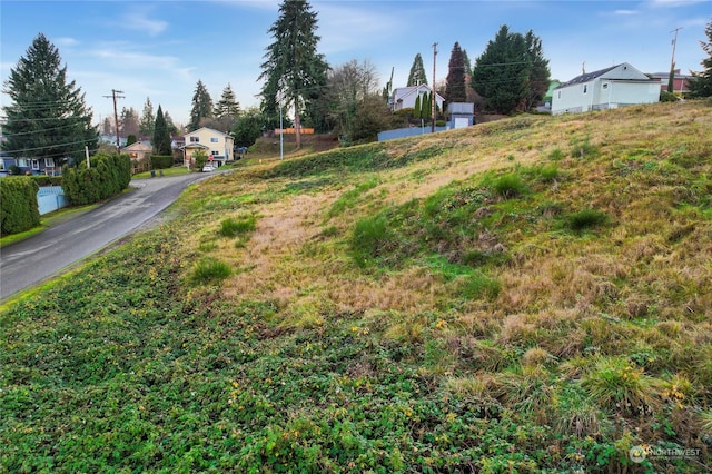 Listing photo 2 for 0 Thompson Dr, Bremerton WA 98337