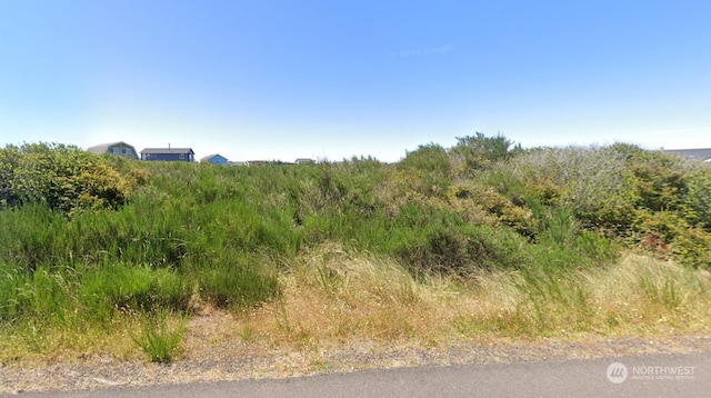 Listing photo 2 for 1383 Sand Pebble Ave, Ocean Shores WA 98569