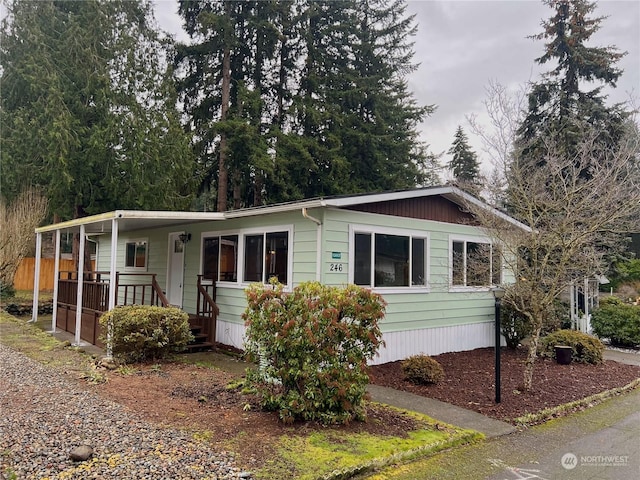 manufactured / mobile home with a porch