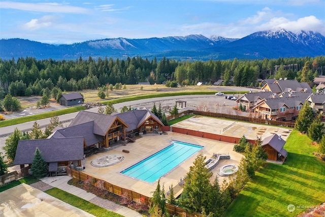 view of pool featuring a mountain view