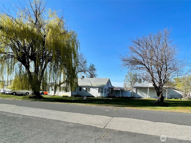 120 E Lewis St, Coulee City, WA 99115 - photo 1