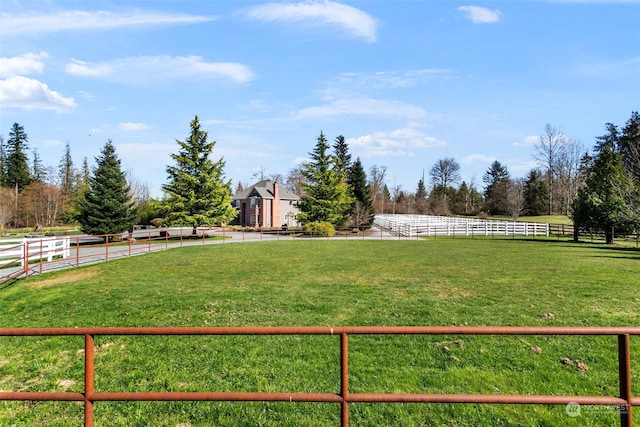 view of yard featuring a rural view