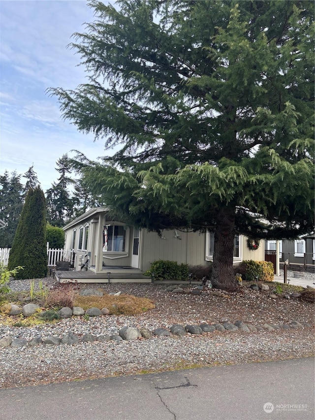 view of front of house with covered porch