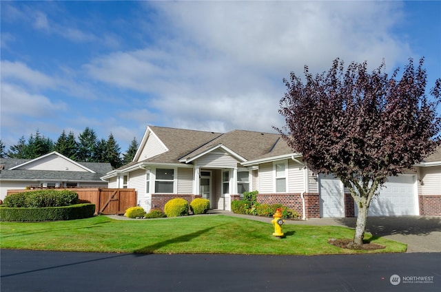 view of front of property with a front yard