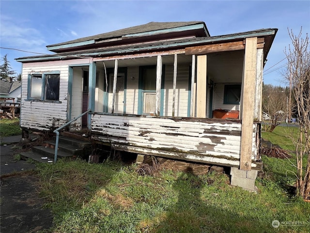 view of front of home with covered porch