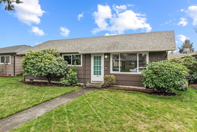 view of front of property with a front yard