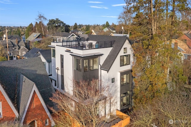 5537 34th Ave NE, Seattle, WA 98105 - exterior space with a balcony