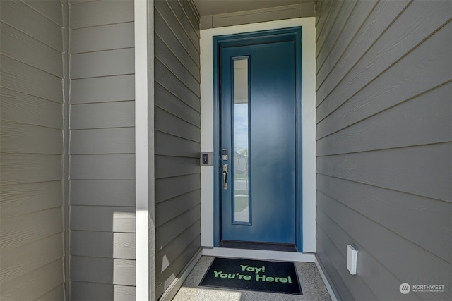 property entrance featuring elevator