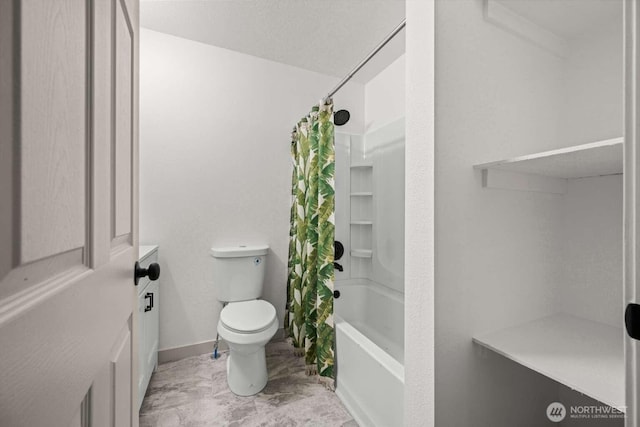 full bathroom featuring toilet, shower / bath combo, baseboards, and a textured ceiling