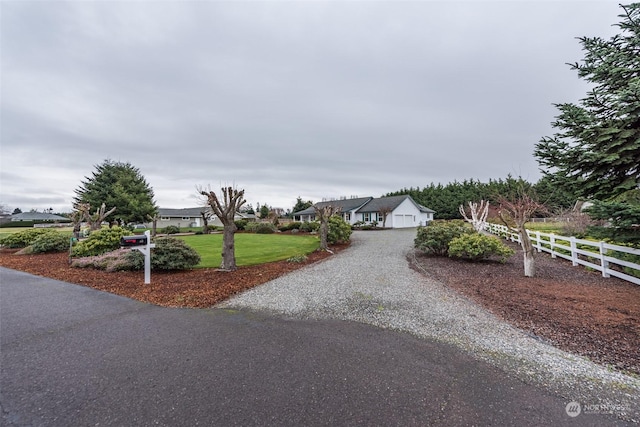 view of front of house featuring a front yard