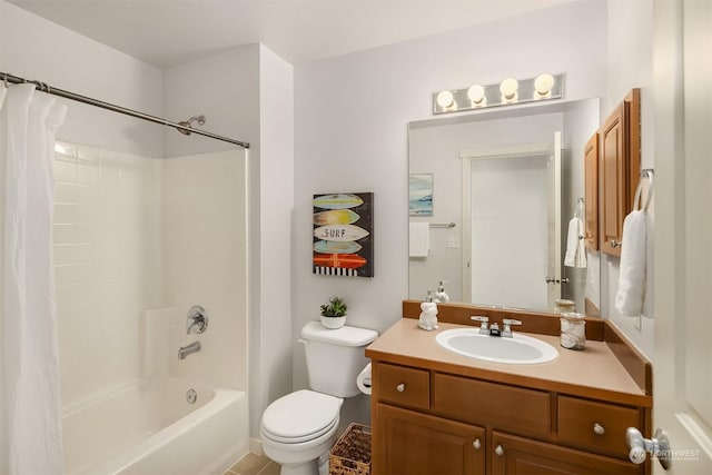 full bathroom with shower / tub combo with curtain, vanity, and toilet