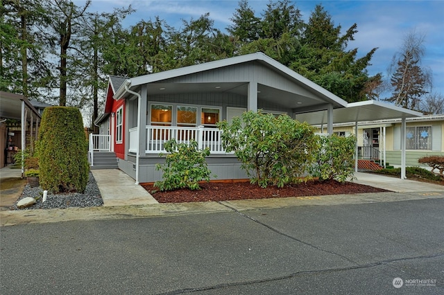 view of front of home with covered porch