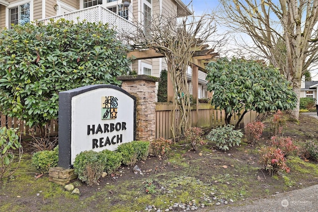 view of community / neighborhood sign