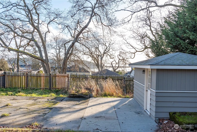 view of yard featuring a patio area