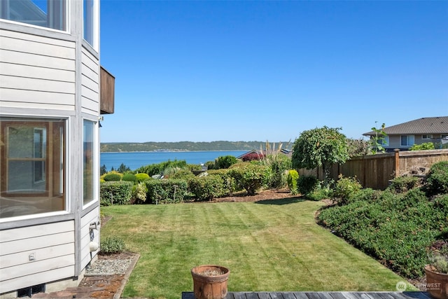 view of yard featuring a water view