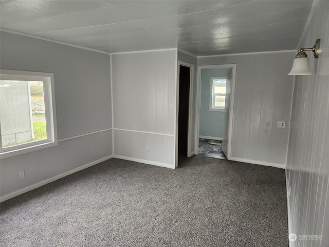 view of carpeted spare room