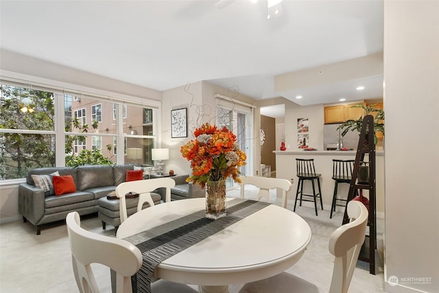 dining room with ceiling fan