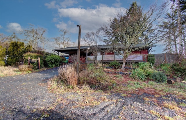 view of front of property