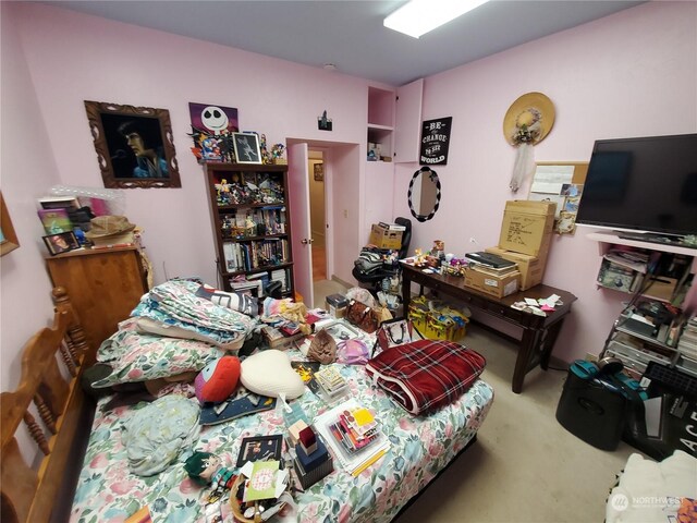 bedroom featuring carpet floors