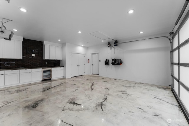 garage featuring beverage cooler