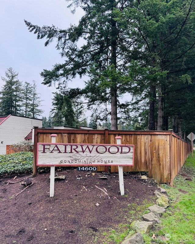 view of community / neighborhood sign