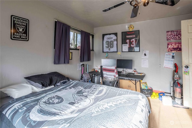 bedroom with ceiling fan