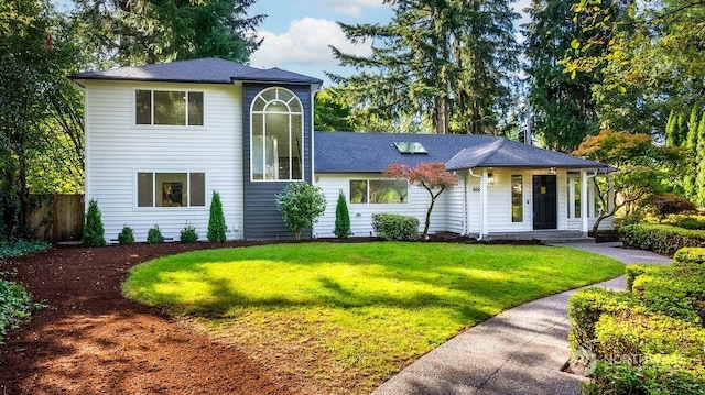 view of front of house with a front yard