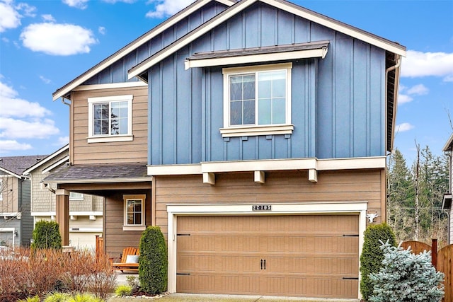 view of front facade featuring a garage