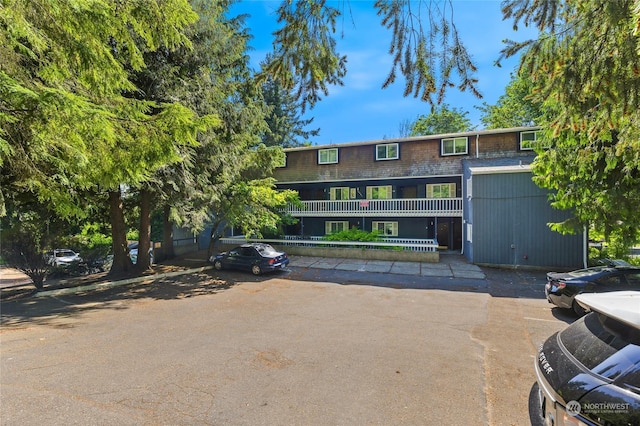 exterior space featuring a balcony