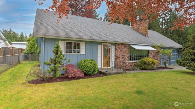 view of front of house featuring a front yard