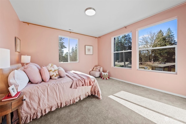 bedroom with carpet flooring