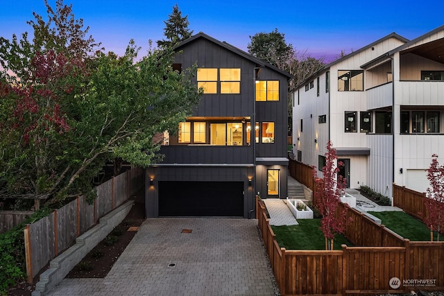 view of front facade featuring a garage