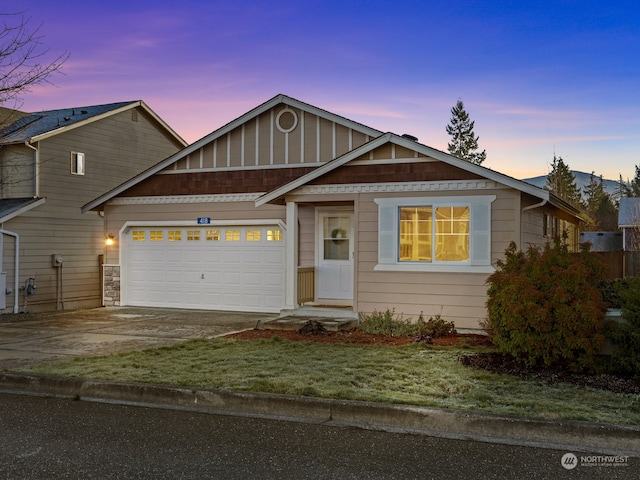 view of front facade featuring a garage