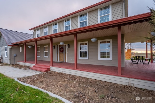 view of front facade with covered porch