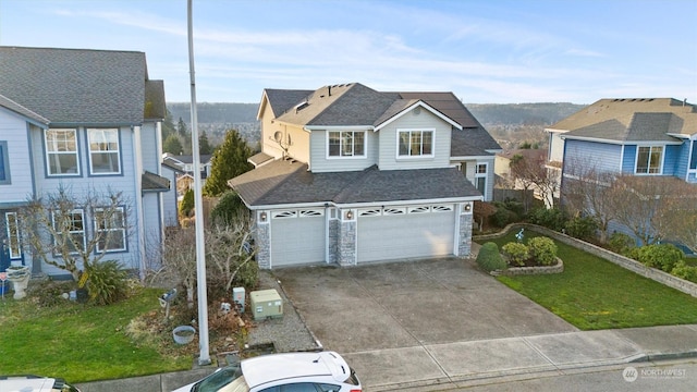 view of front property featuring a front lawn