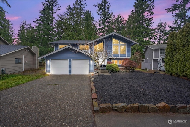 view of front facade featuring a garage