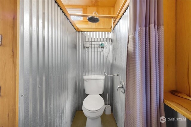 bathroom featuring toilet